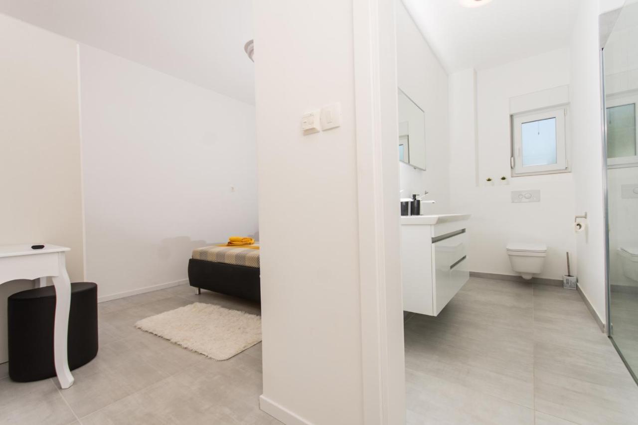 Apartment Julia Trogir Exterior foto